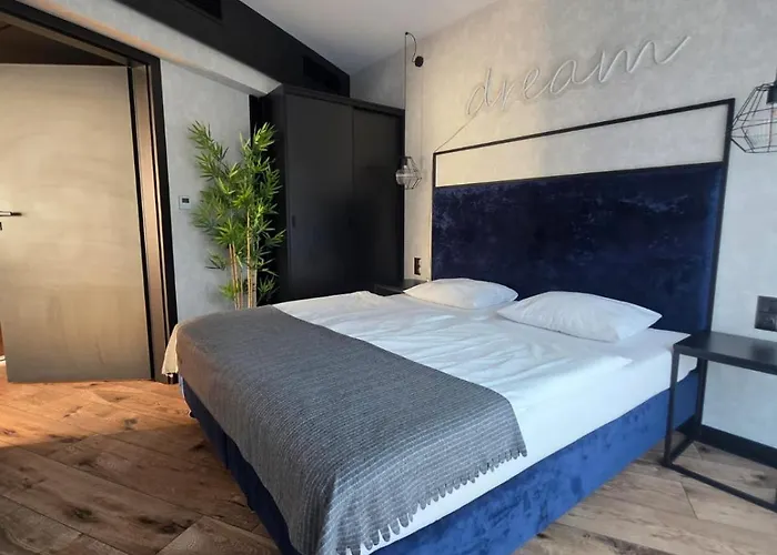 Czarnogorska Perla Apartment Sienna (Klodzko)