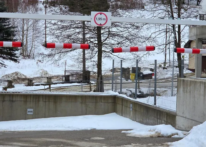 Apartment Czarnogorska Perla Sienna (Klodzko)